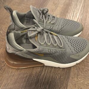 COPY - Nike air 270. Beautiful green color. Size women’s 8.5